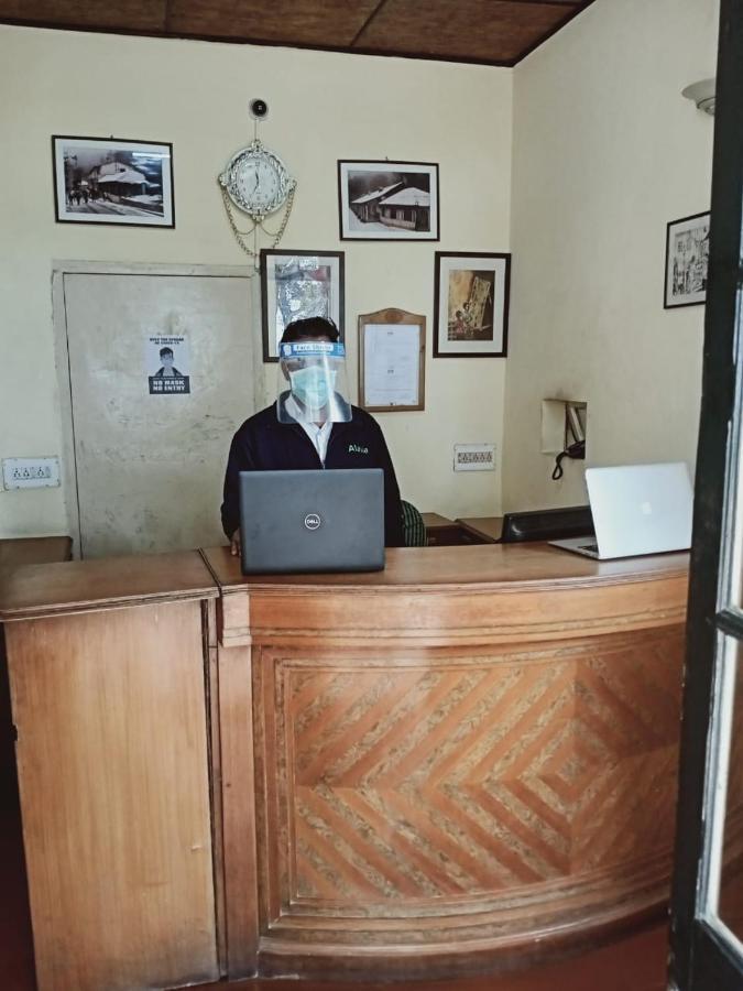 Alasia Hotel Kasauli Extérieur photo