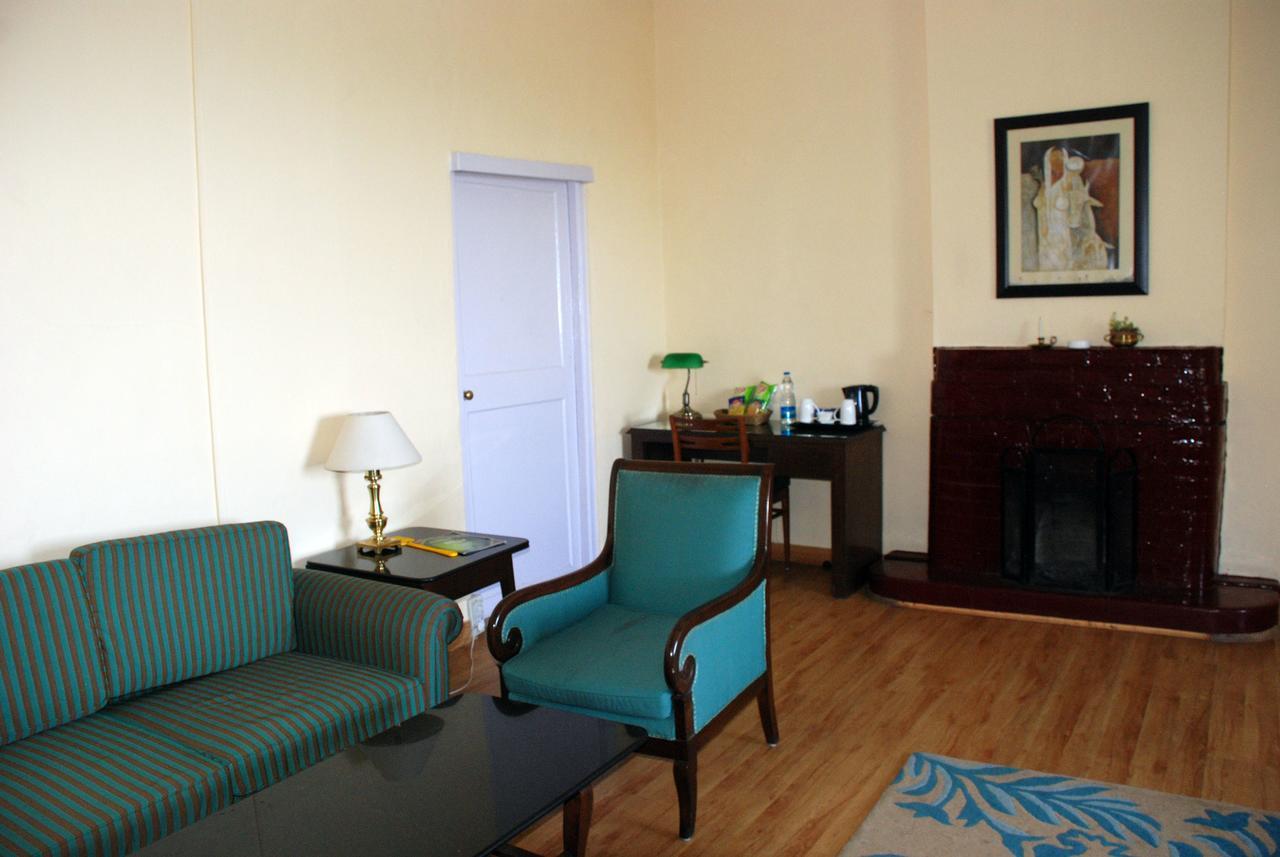 Alasia Hotel Kasauli Extérieur photo
