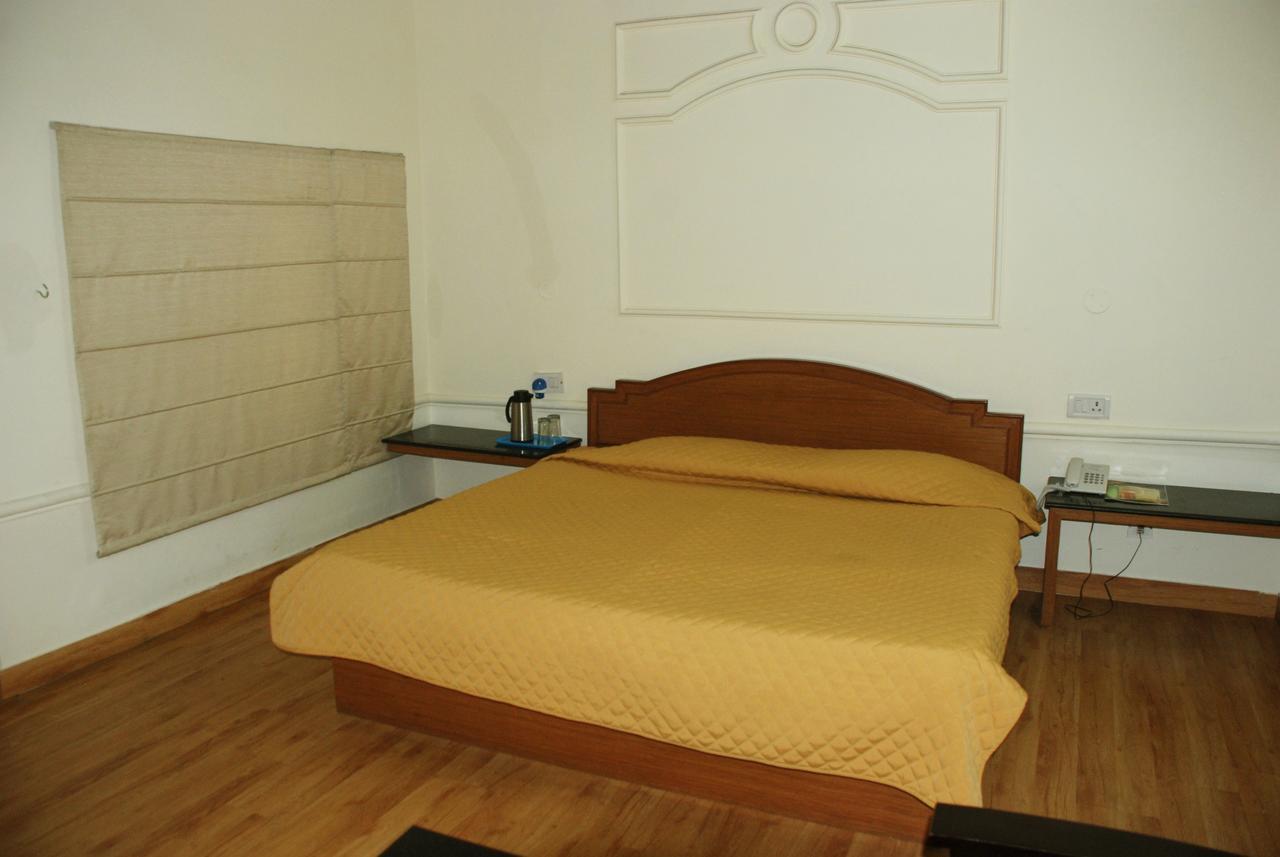 Alasia Hotel Kasauli Extérieur photo
