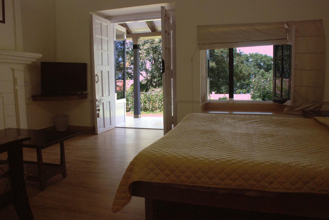 Alasia Hotel Kasauli Extérieur photo